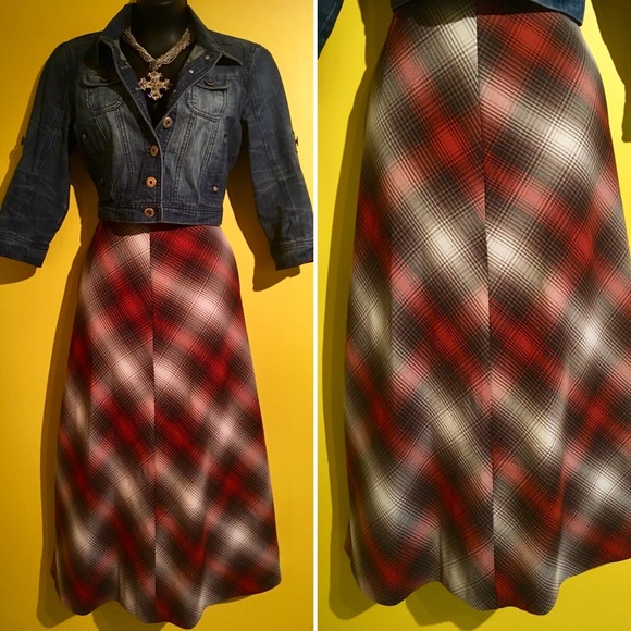 Tailor B. Moss Dresses & Skirts - NEW😍 Beautiful A-Line Skirt